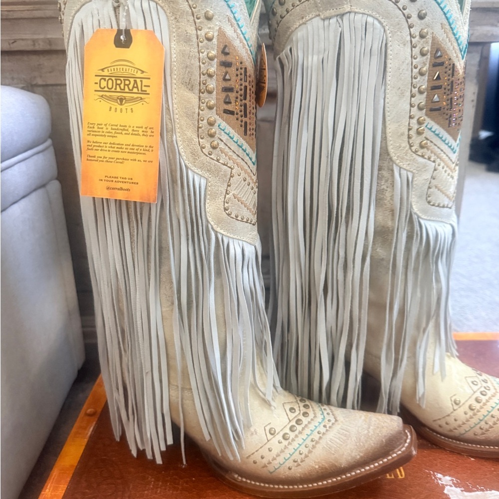 New Corral Crystal Embroidered Fringe Snip Toe Boots 8.5 Bone Multi